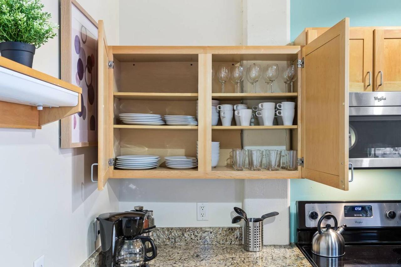 Trifecta 2br Free Parking Modern Superhost Apartment