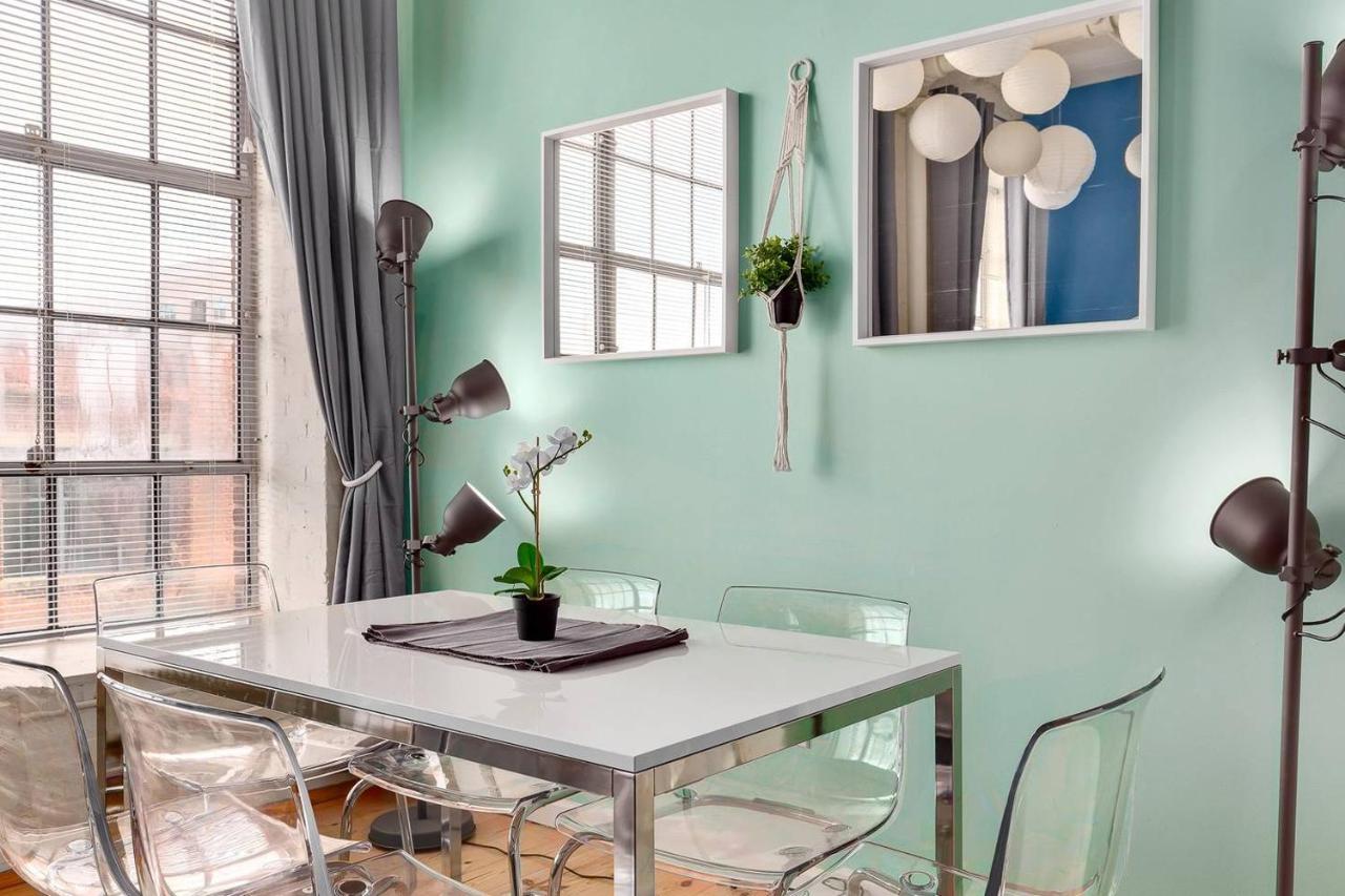 Trifecta 2br Free Parking Modern Superhost Apartment